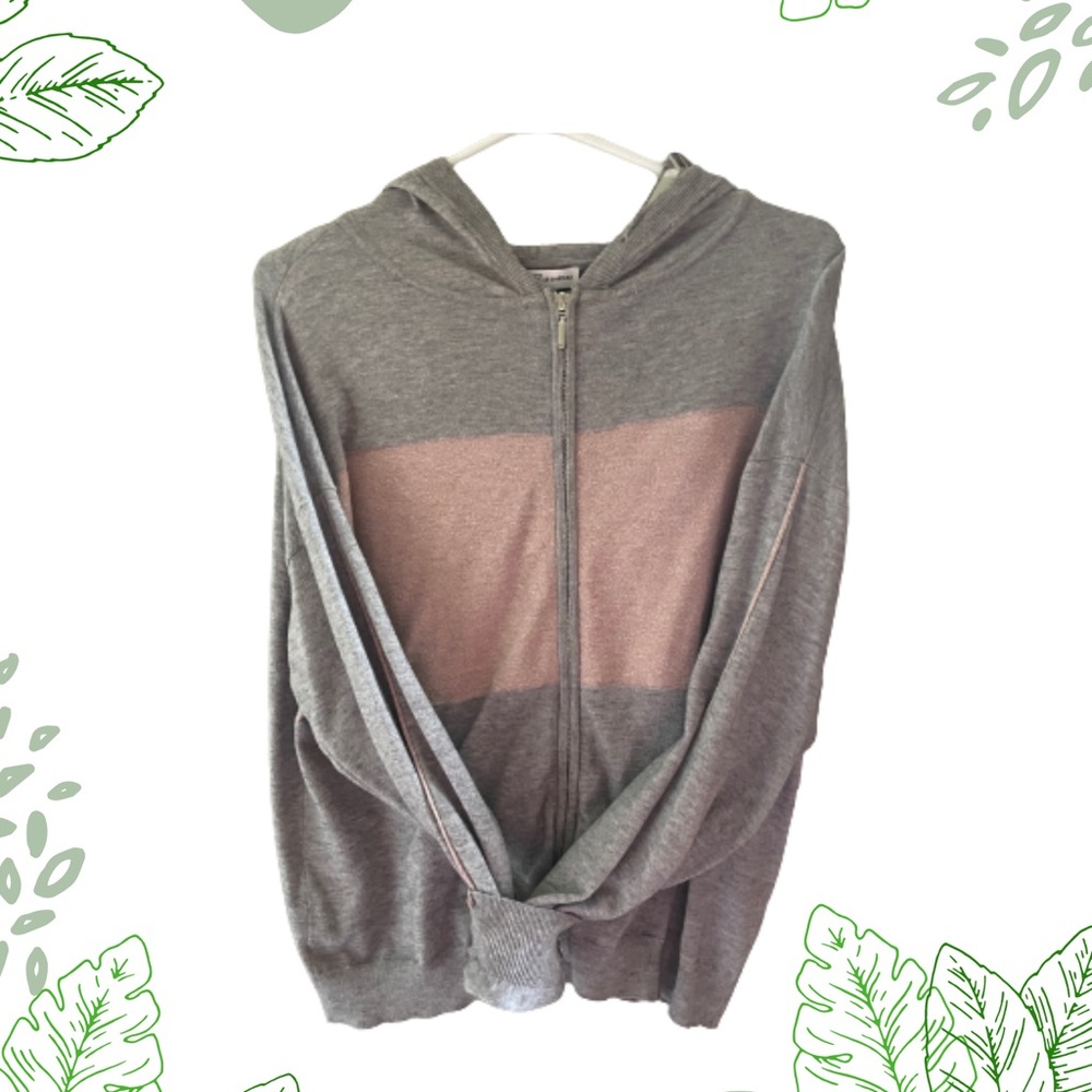 Le Chateau track outfit